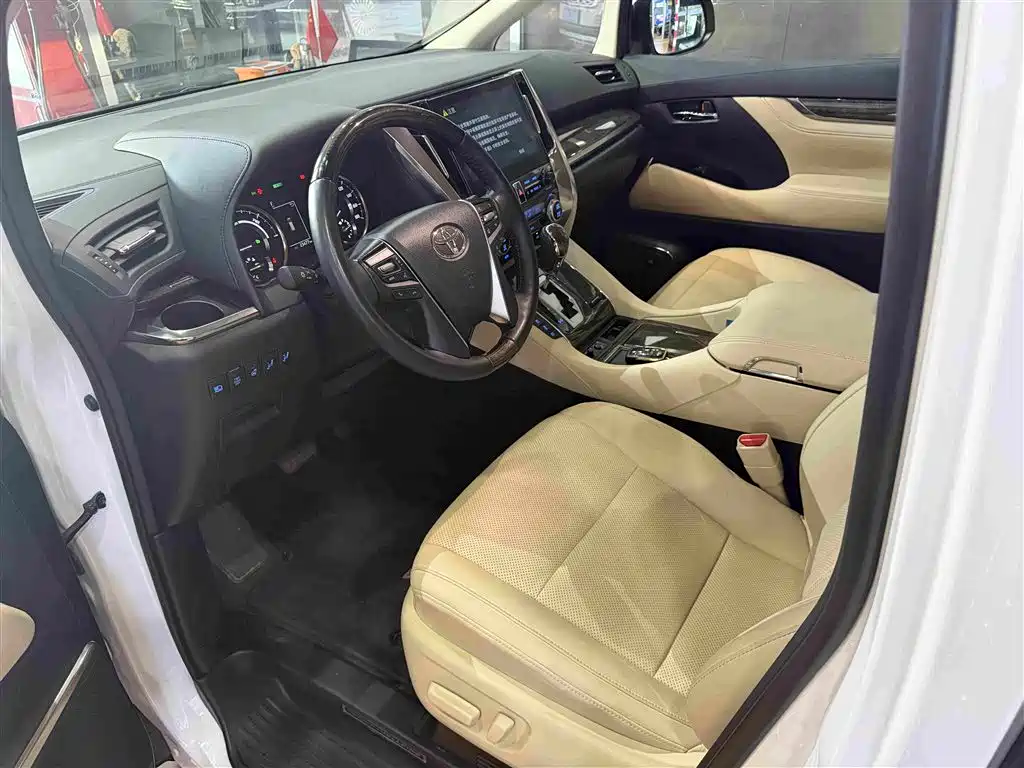 Toyota Vellfire 2023