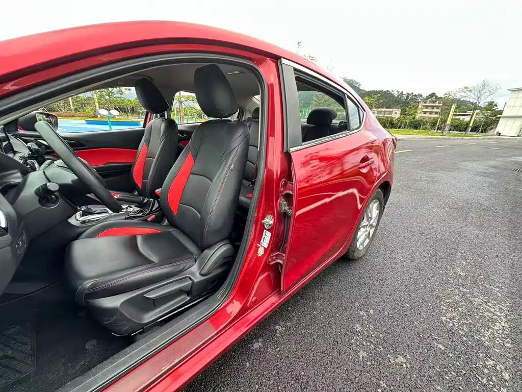Mazda 3 Axela 2016 — фото 10