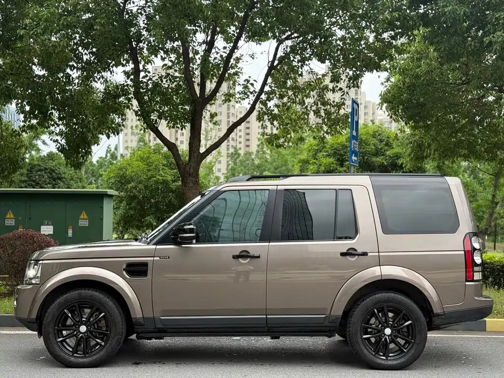 Land Rover Discovery 2015 — фото 3