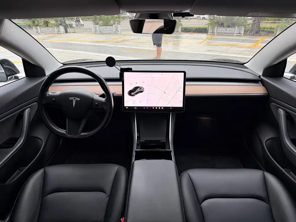Tesla Model 3 2019 — фото 10
