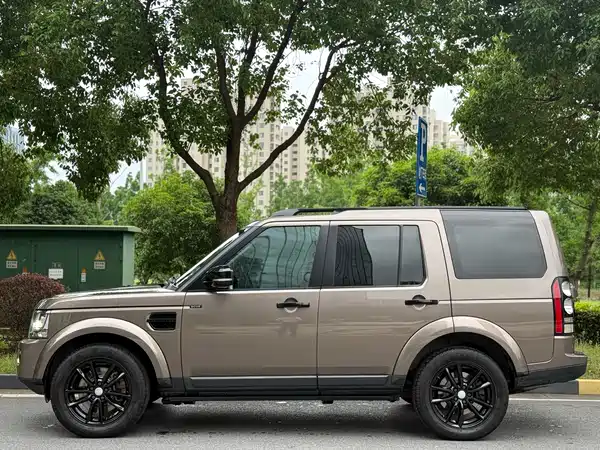 Land Rover Discovery 2016