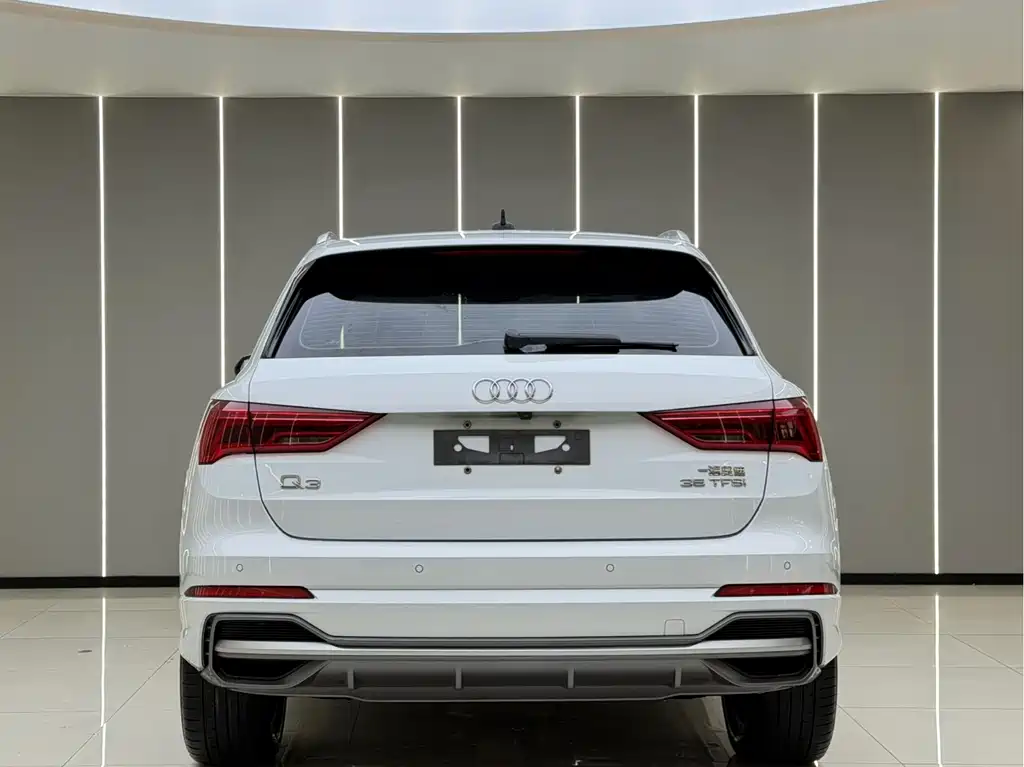 Audi Q3 2022 — фото 7