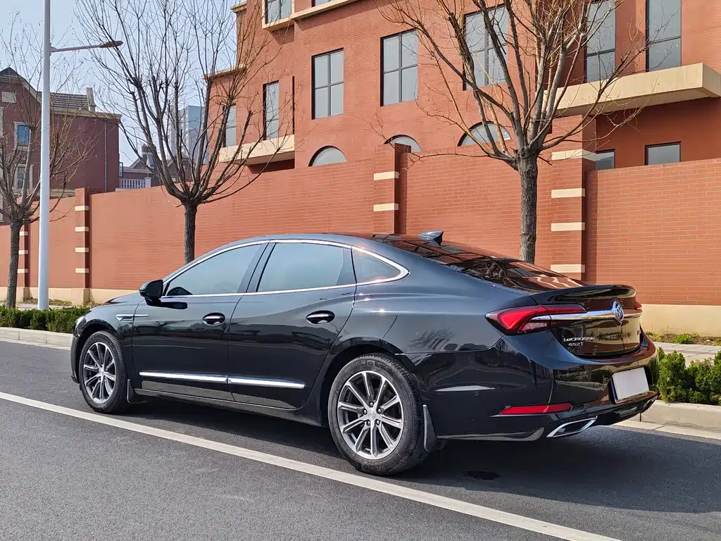 Buick LaCrosse 2020 — фото 33