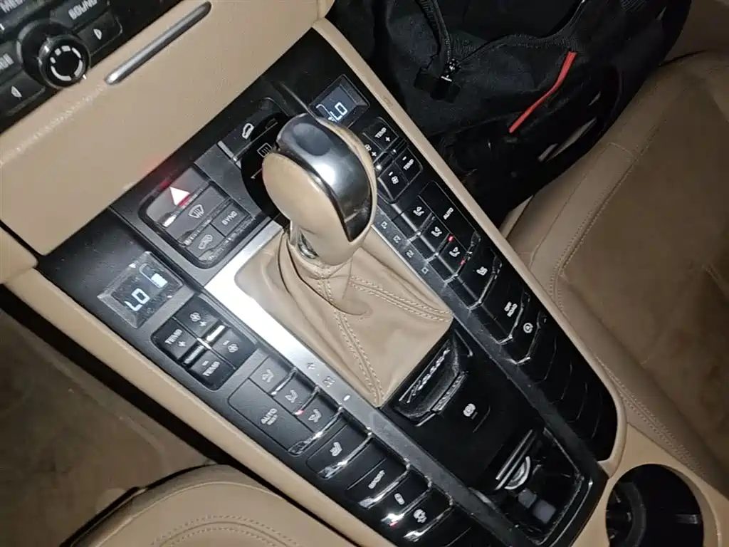 Porsche Macan 2015 — фото 14