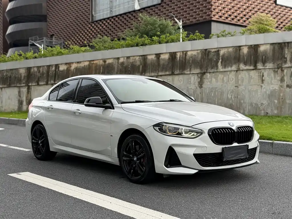 BMW 1 Series 2021