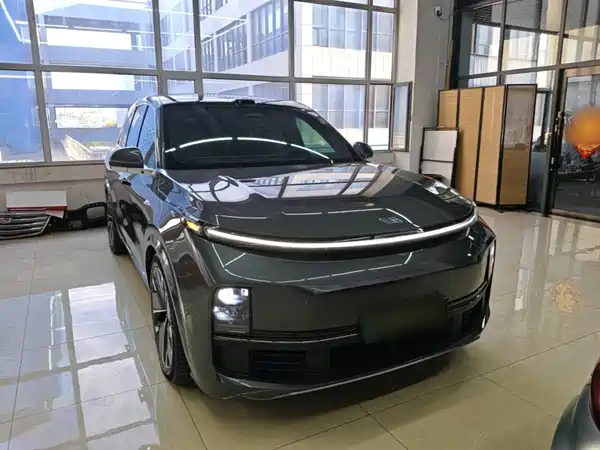 Li Auto L8 2025