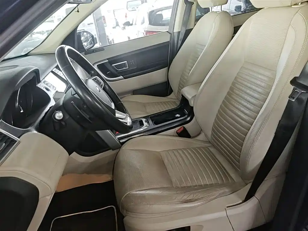 Land Rover Discovery Sport 2015 — фото 15
