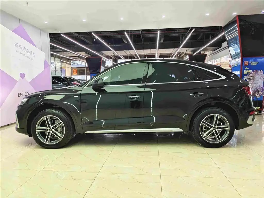 Audi Q5L Sportback 2021 — фото 7