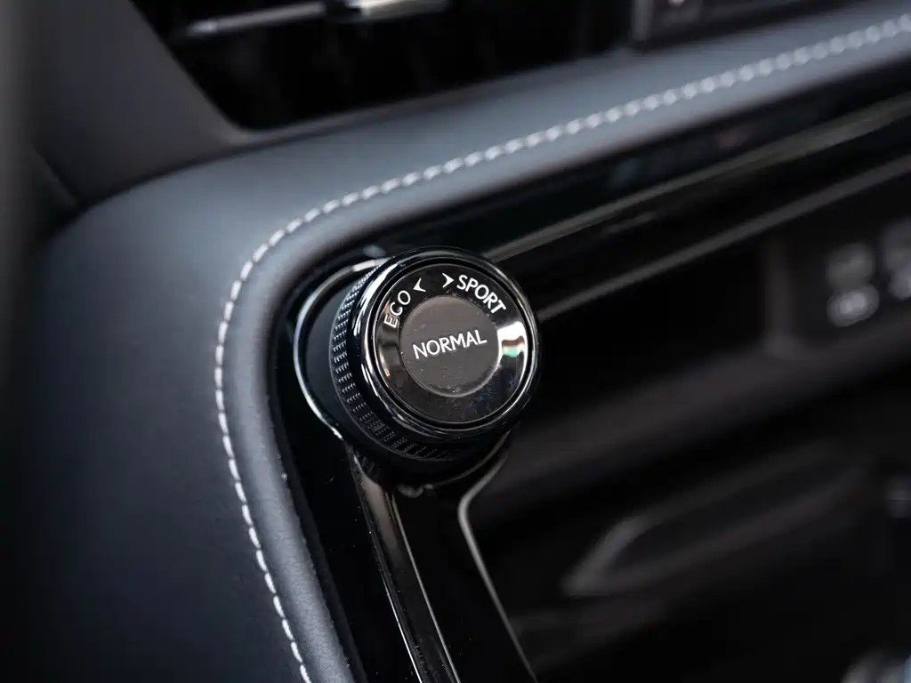 Lexus NX 2023 — фото 18