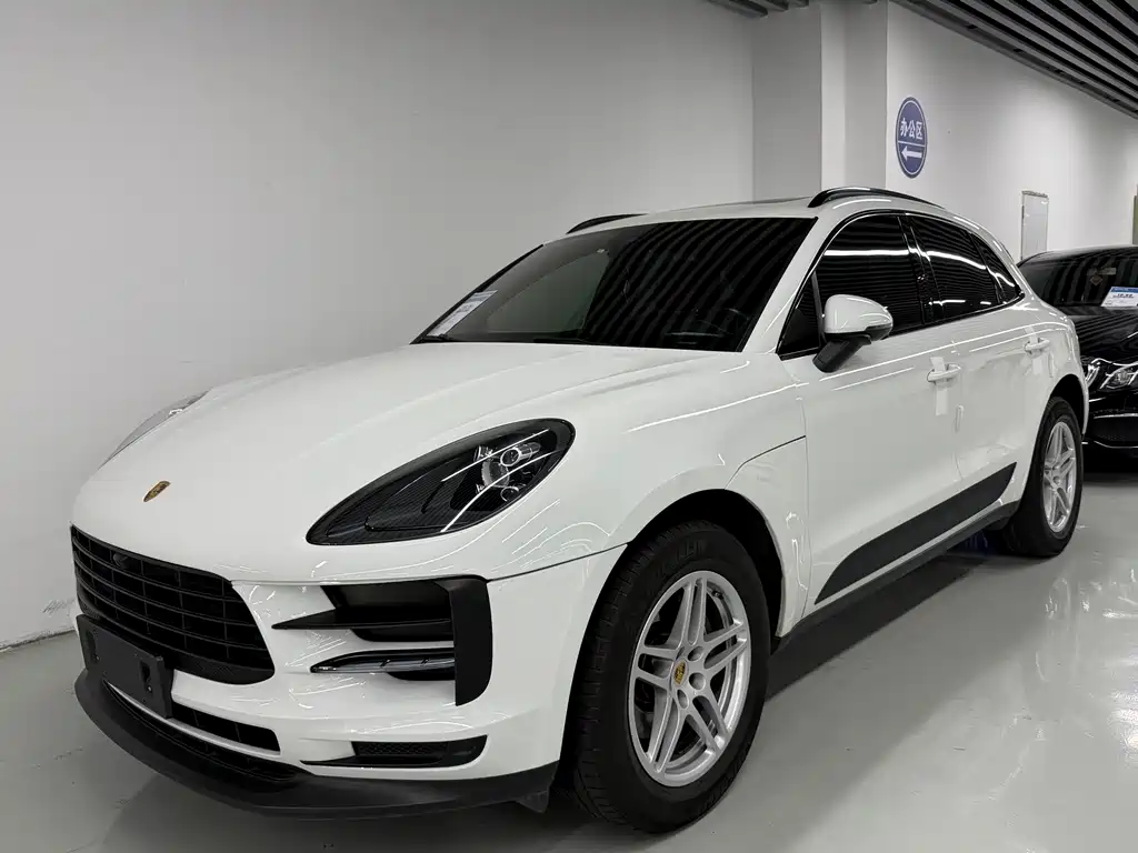 Porsche Macan 2019 — фото 1