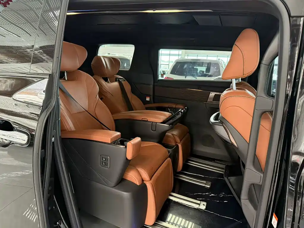 Toyota Vellfire 2025 — фото 7