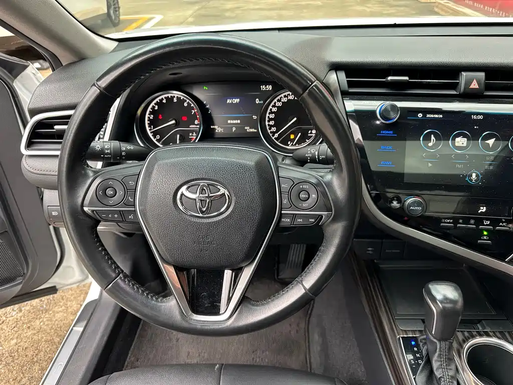 Toyota Camry 2020 — фото 12