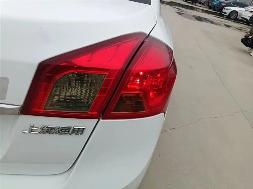 Buick Excelle 2015 — фото 24