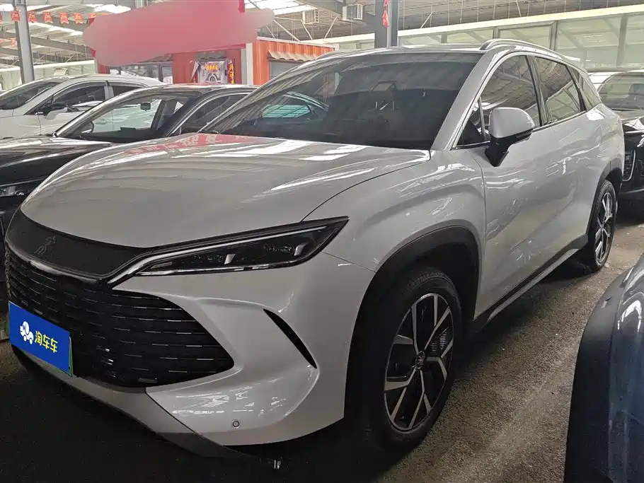 BYD L DM-i 2024 — фото 1