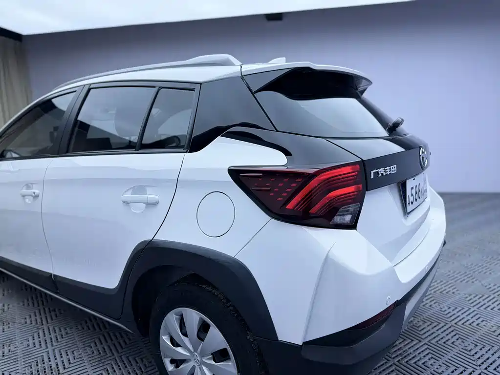Toyota Yaris L 2022 — фото 5