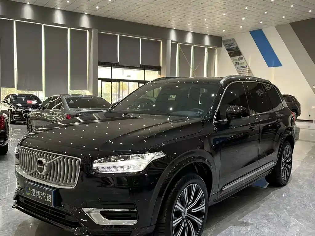 Volvo XC90 2025 — фото 1