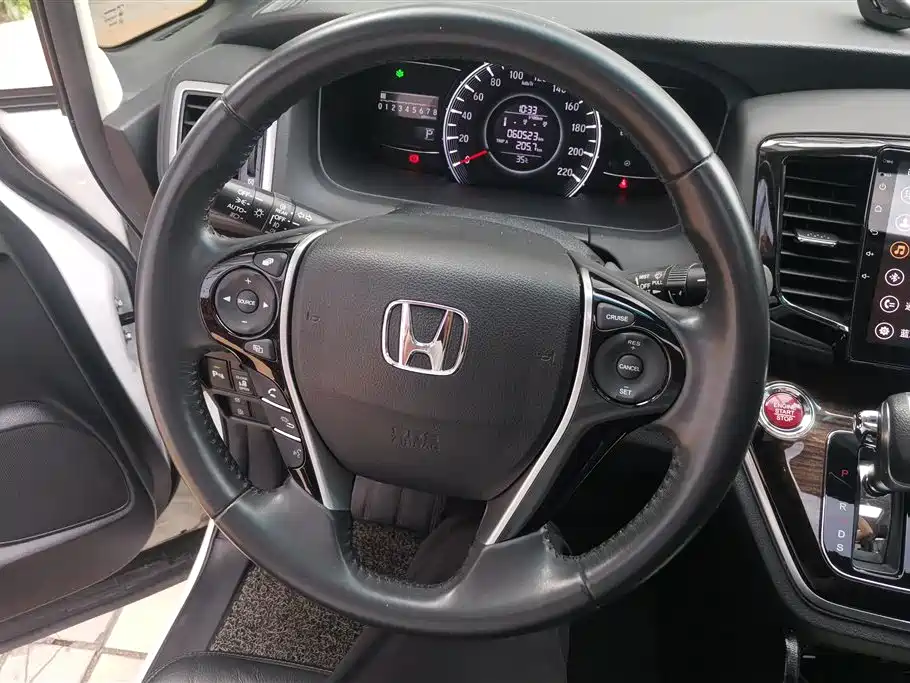 Honda Odyssey 2017 — фото 15