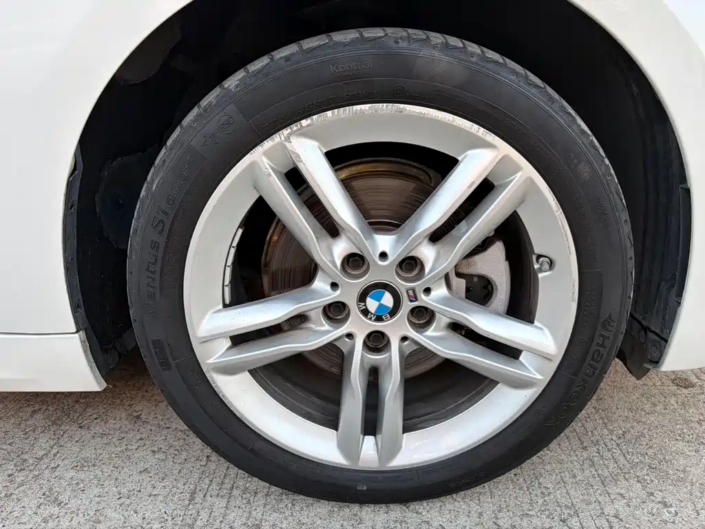 BMW 1 Series 2023 — фото 19