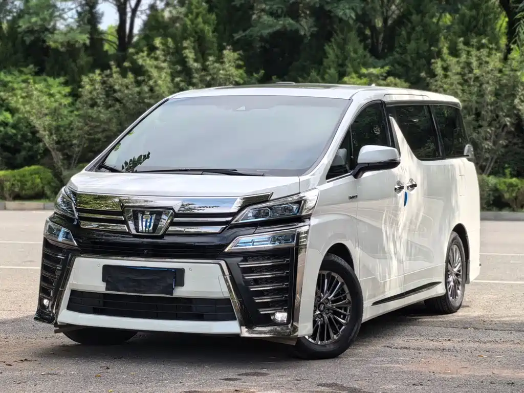 Toyota Vellfire 2021 — фото 1