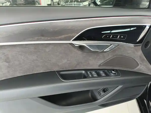 Audi A8 2021