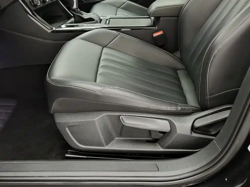 Volkswagen Passat 2020 — фото 20