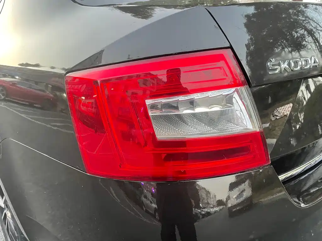Skoda Octavia 2017 — фото 22