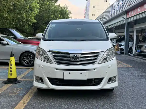 Toyota Alphard 2012
