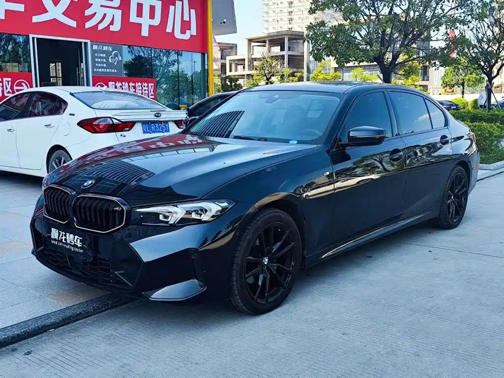 BMW 3 Series 2025 — фото 1