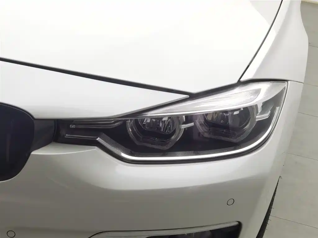 BMW 3 Series 2017 — фото 7