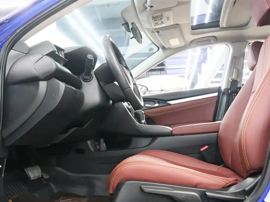Honda Civic 2018 — фото 13