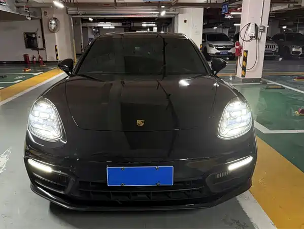 Porsche Panamera 2023