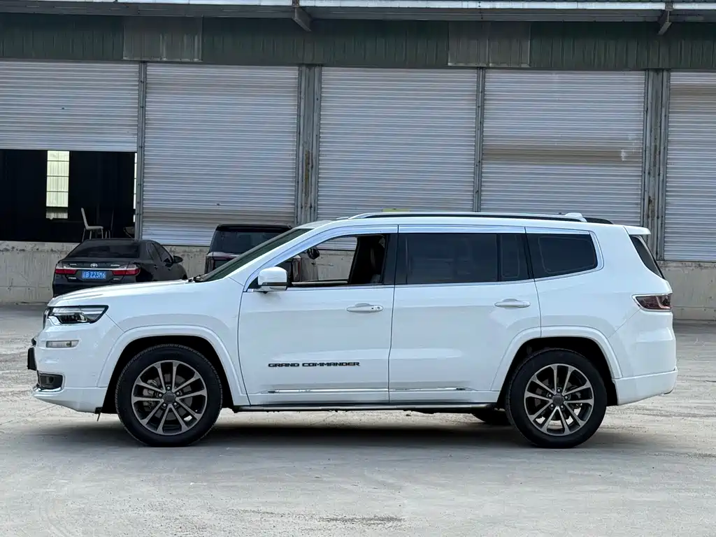 Jeep Grand Commander 2018 — фото 4