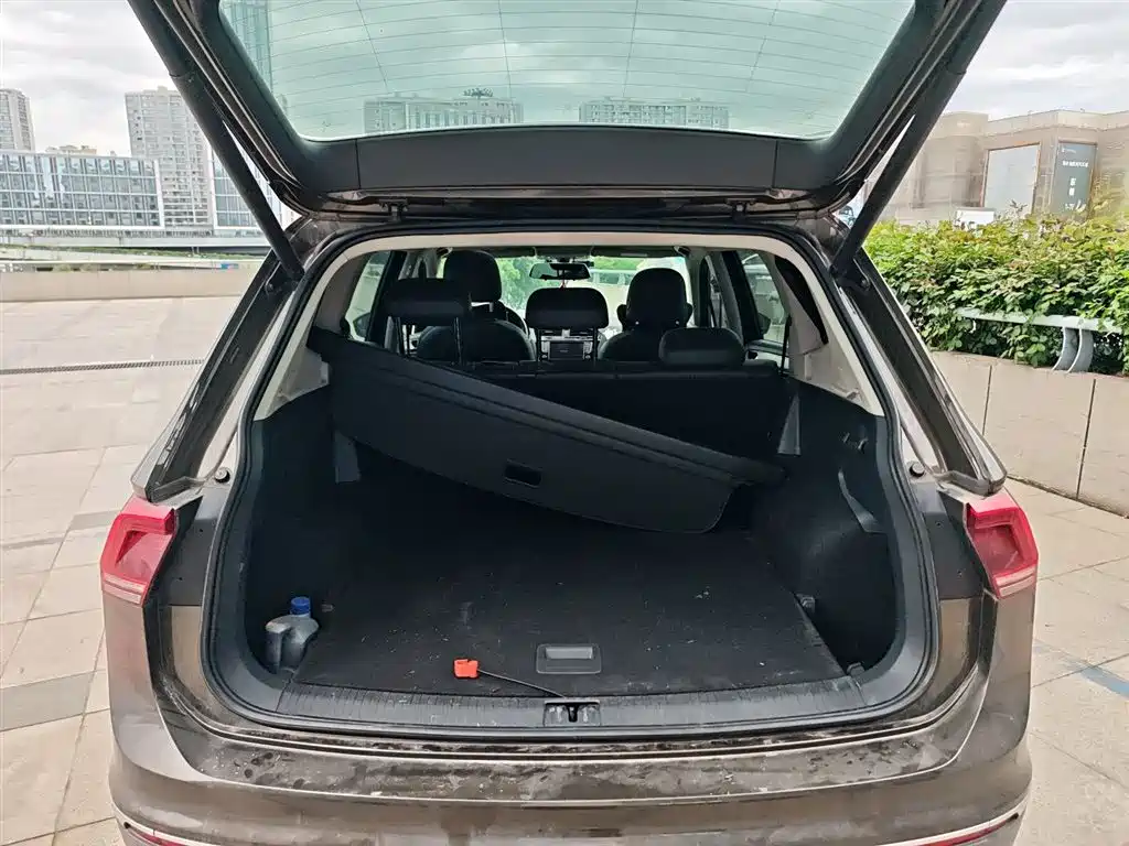 Volkswagen Tiguan L 2018 — фото 15
