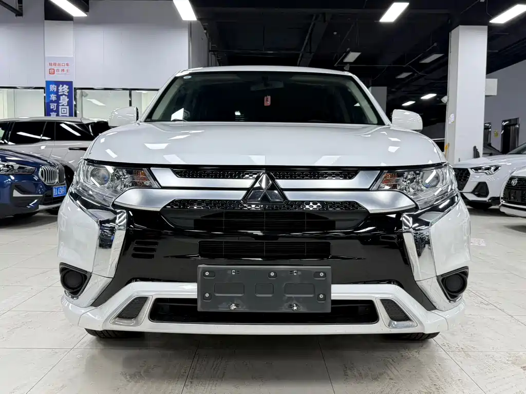 Mitsubishi Outlander 2021