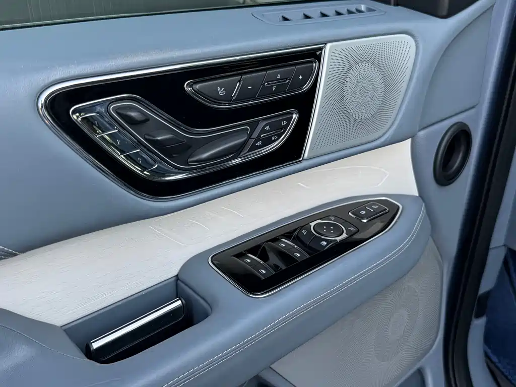 Lincoln Navigator 2019 — фото 12