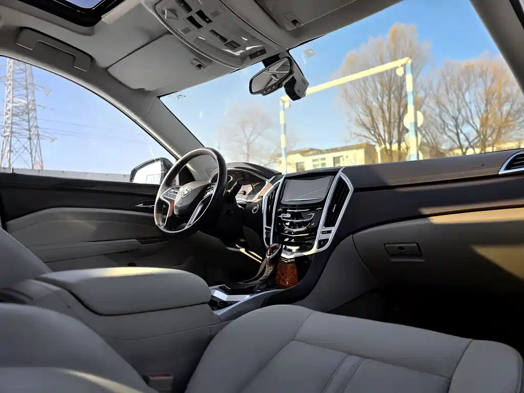 Cadillac SRX 2013 — фото 11