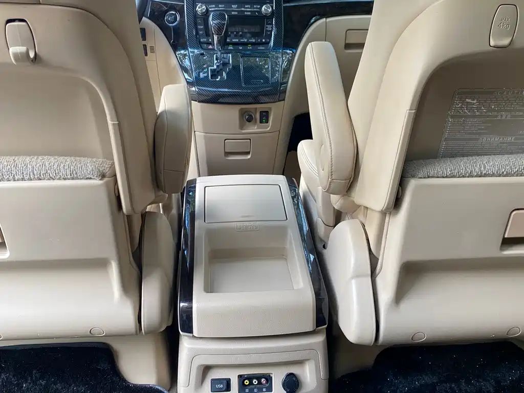 Toyota Alphard 2012 — фото 12