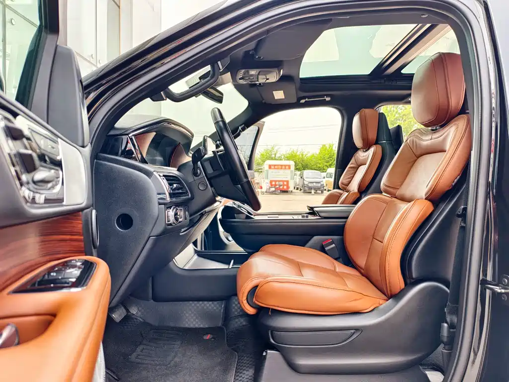 Lincoln Navigator 2019 — фото 17