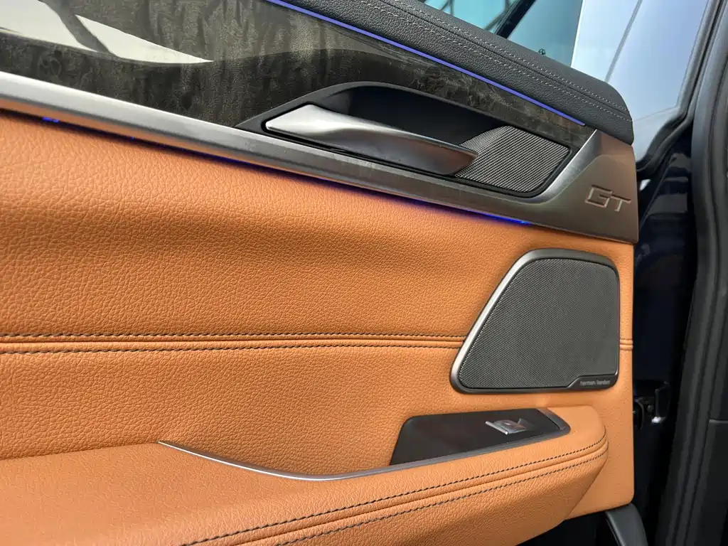 BMW 6 Series GT 2023 — фото 10