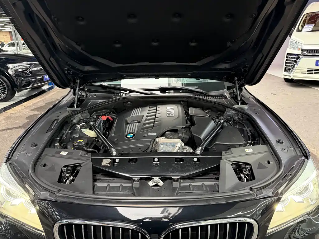 BMW 7 Series 2015 — фото 24
