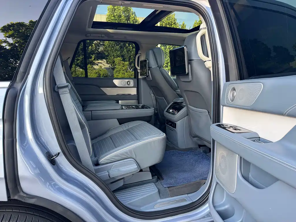 Lincoln Navigator 2019 — фото 29