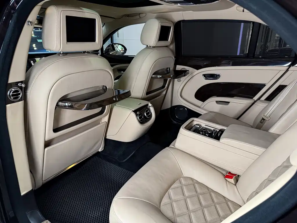 Bentley Mulsanne 2014 — фото 19