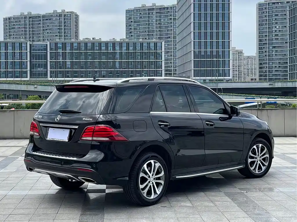 Mercedes-Benz GLE 2016 — фото 17