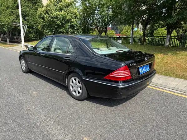 Mercedes-Benz S-Class 2004