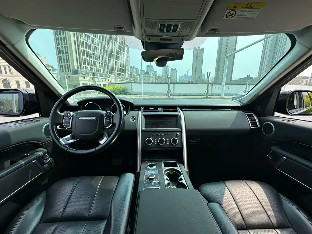 Land Rover Discovery 2018 — фото 9