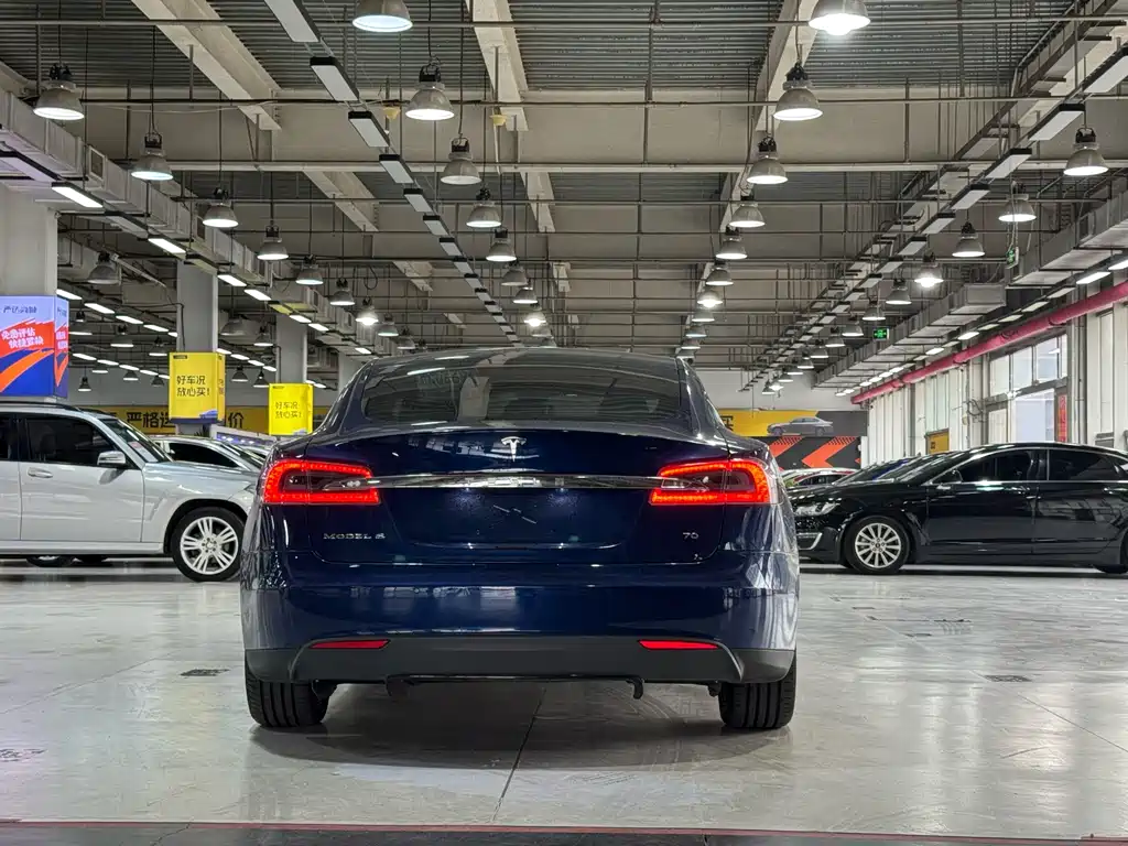 Tesla Model S 2016