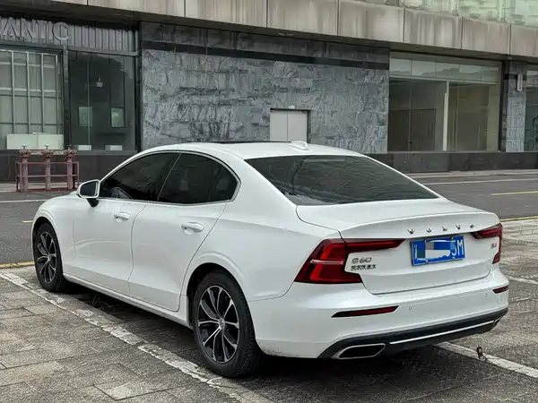 Volvo S60 2022