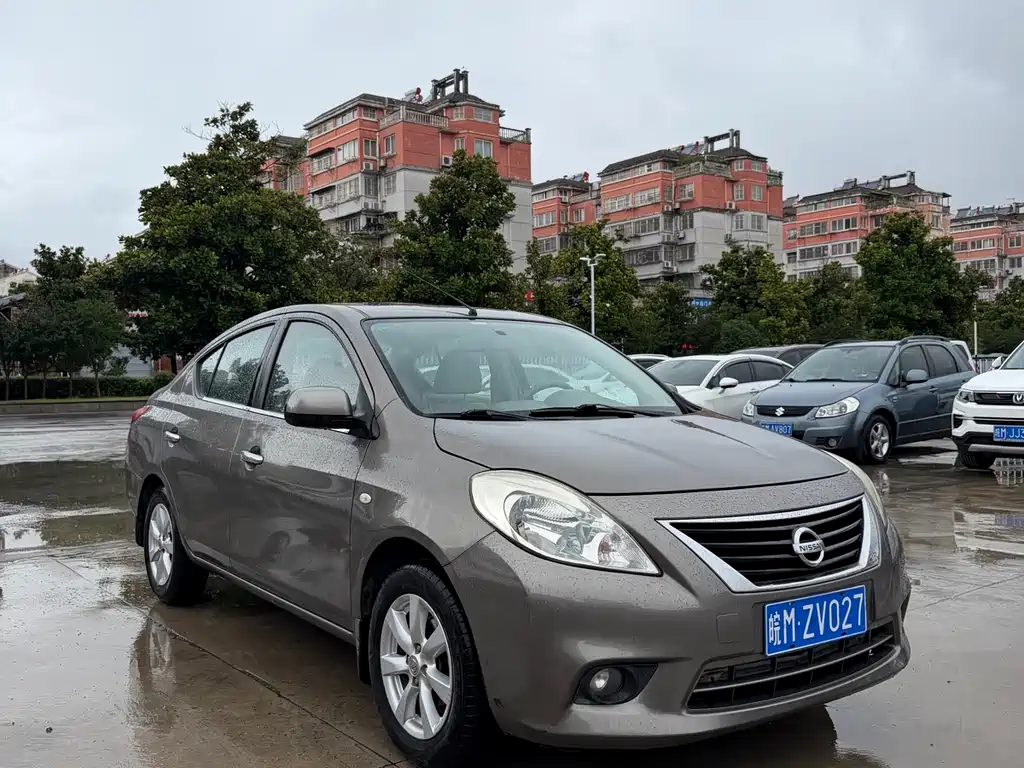 Nissan Sunny 2011 — фото 9