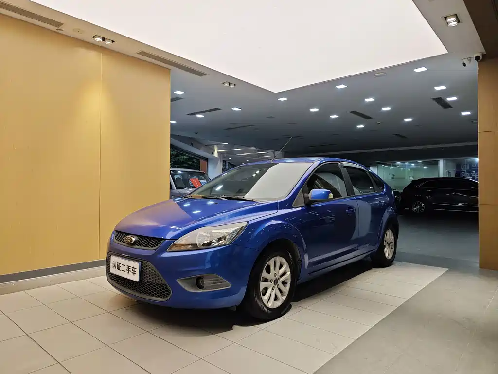 Ford Focus 2014 — фото 1