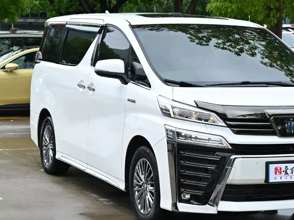 Toyota Vellfire 2023 — фото 8